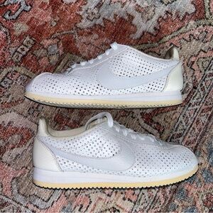 Nike Cortez Classic SE Premium Beautiful X Powerful Size 8 AA1436